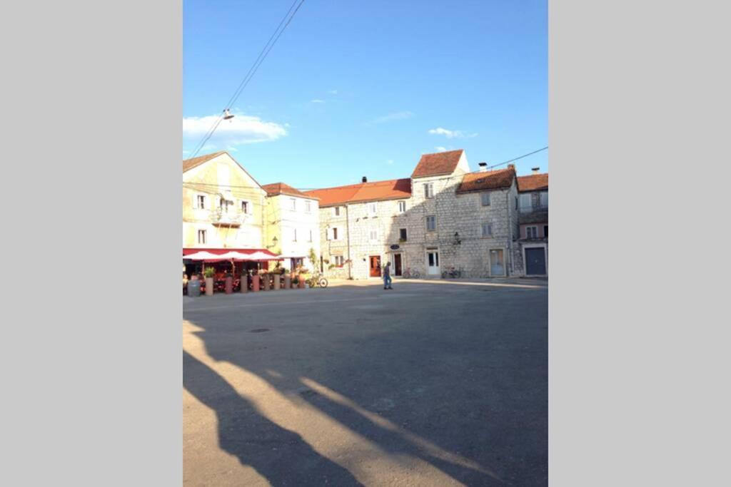 Apartman Knezovic 斯塔里格勒 外观 照片
