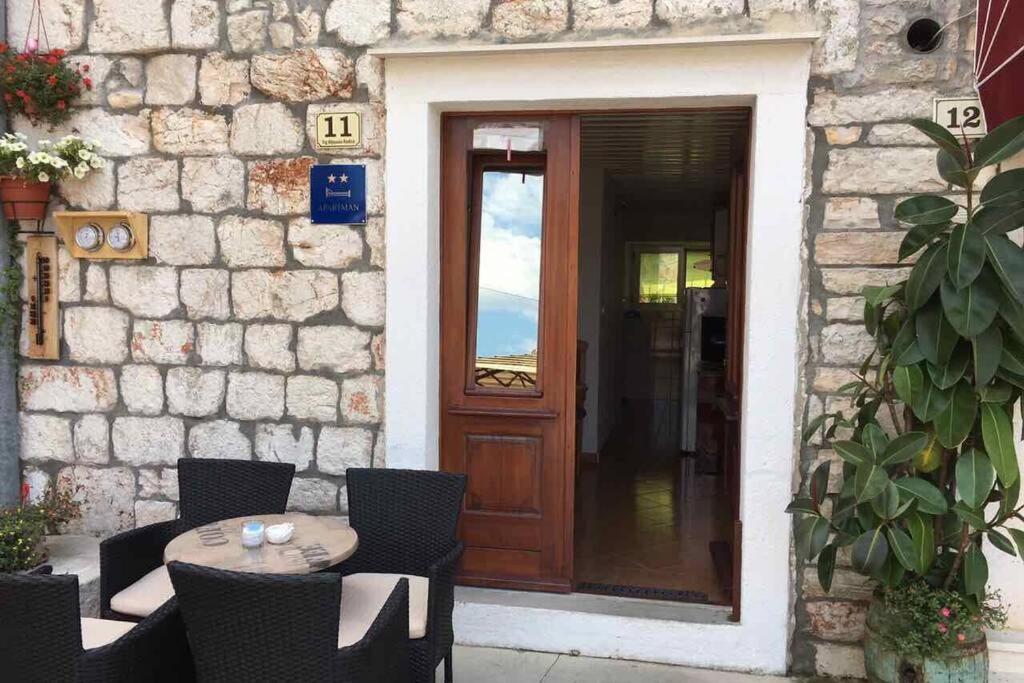 Apartman Knezovic 斯塔里格勒 外观 照片